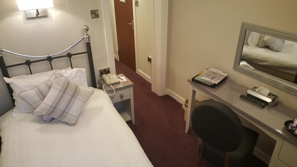 Maesmawr Hall Hotel Caersws Екстер'єр фото